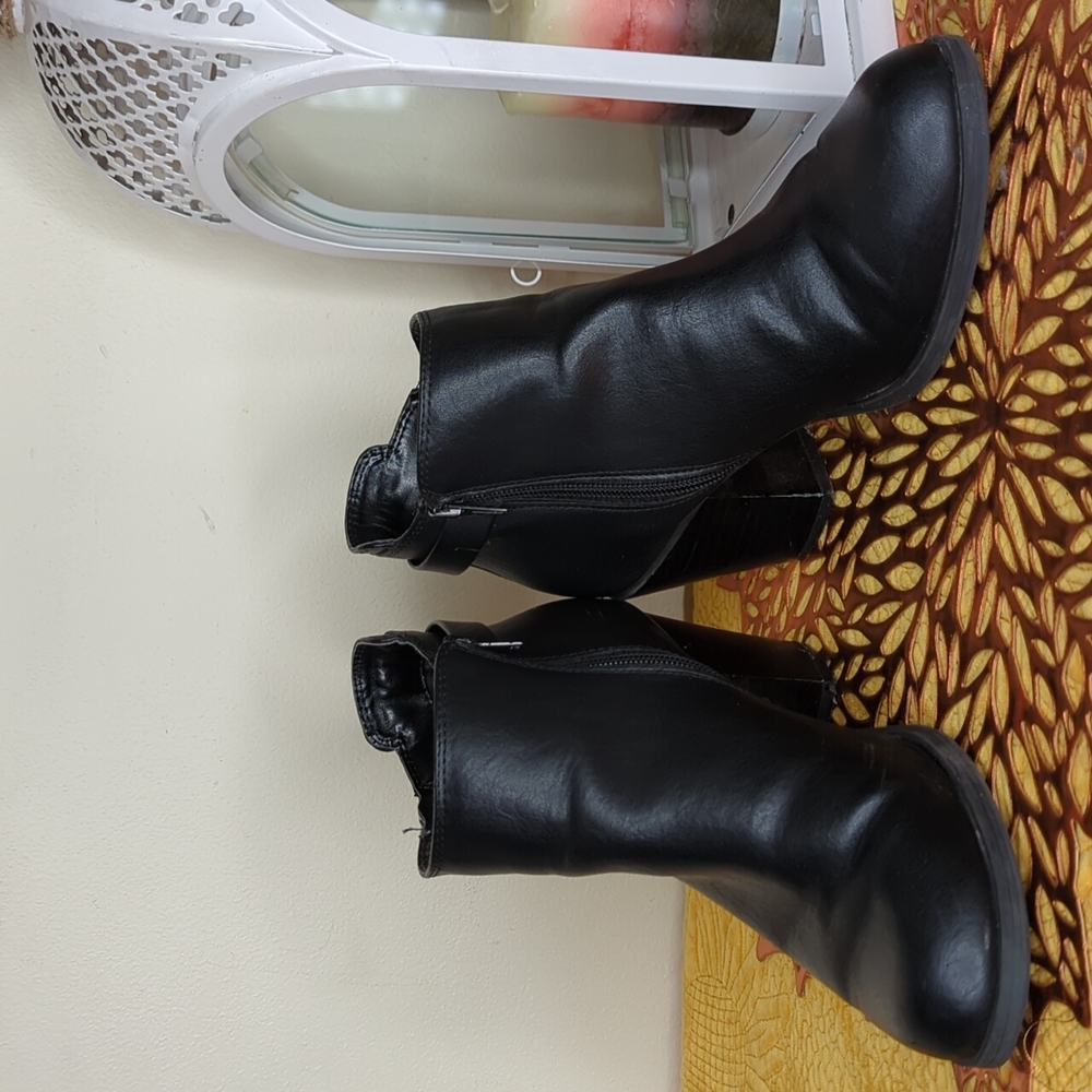 Women's booties